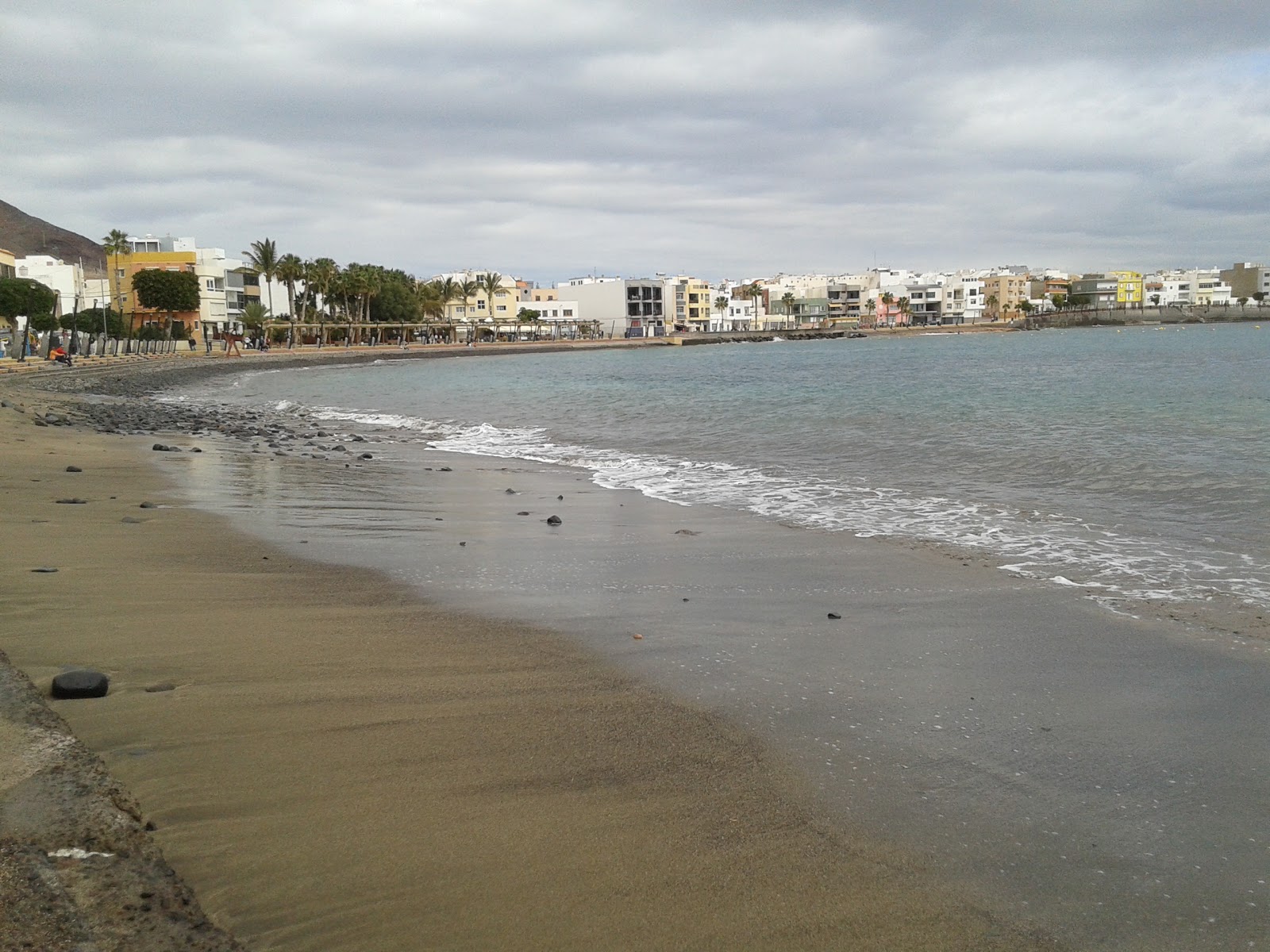 Fotografie cu Plaja Arinaga cu nivelul de curățenie înalt