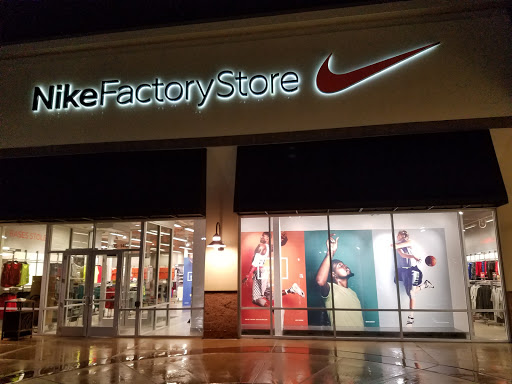 Clothing Store «Nike Factory Store», reviews and photos, 7105 Mills Civic Pkwy #140, West Des Moines, IA 50266, USA