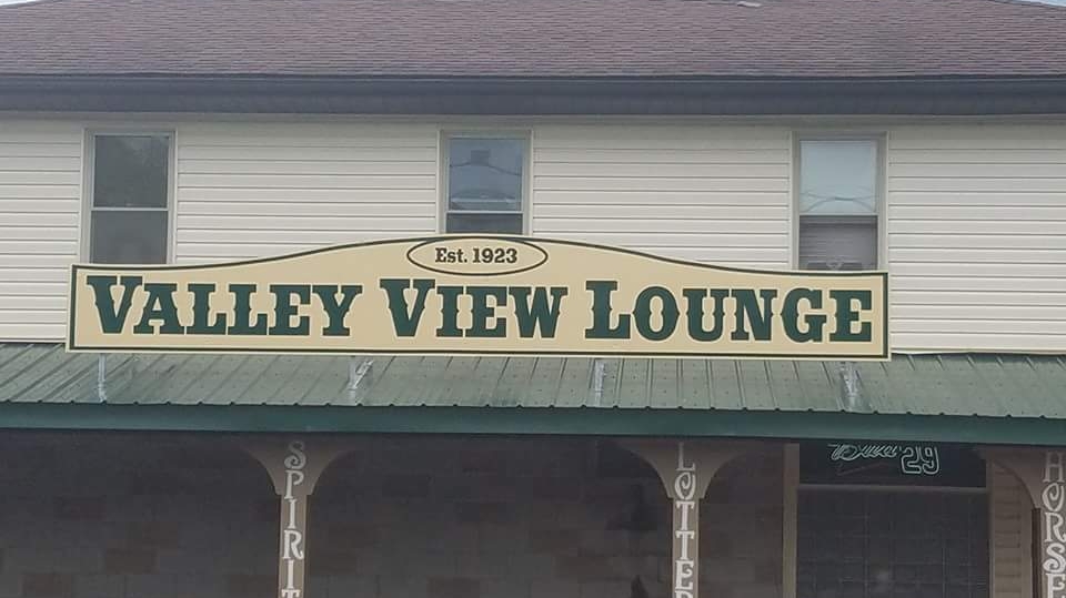 Valley View Lounge 45176