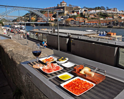 Restaurants with a view in Oporto
