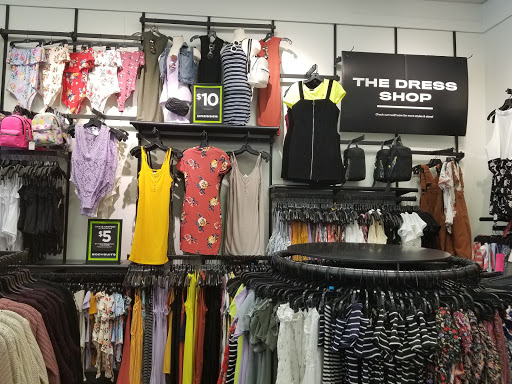 Clothing Store «rue21», reviews and photos, 3404 Fairlane Dr, Allen Park, MI 48101, USA