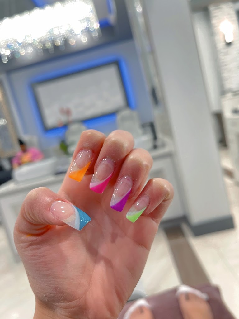 Le's Nails 21208
