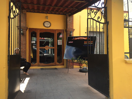 La casa de Pedro y Sara Restaurant