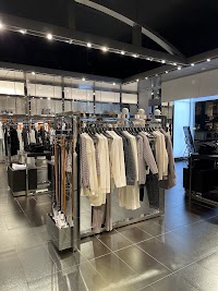 アルマーニ エクスチェンジ グランフロント大阪店