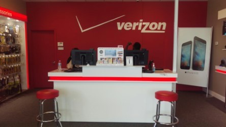 Cell Phone Store «Verizon Authorized Retailer, TCC», reviews and photos, 525 Beckett Rd #1, Swedesboro, NJ 08085, USA