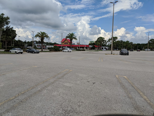 Shopping Mall «Lake Village Shopping MallKitchengaets», reviews and photos, 10601 US-441, Leesburg, FL 34788, USA