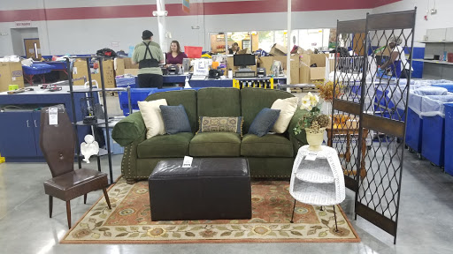 Corporate Campus «Goodwill Outlet», reviews and photos