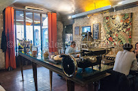Atmosphère du Restaurant Le Café Épicerie - Le Bistrot de Chef de Cour des Loges à Lyon - n°6