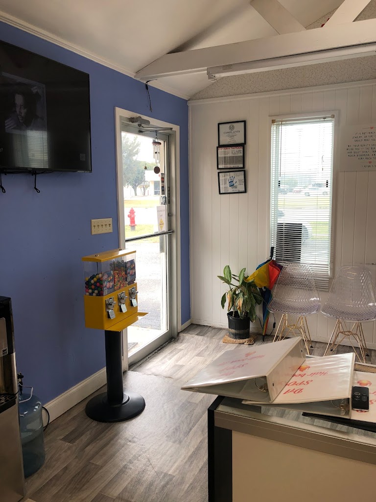 Da Spot Hair Salon 76131