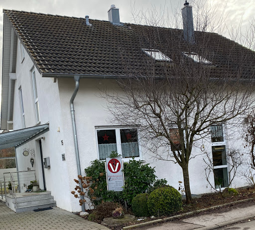 Melanie Anhorn-Hauser unter Neenstetten, 