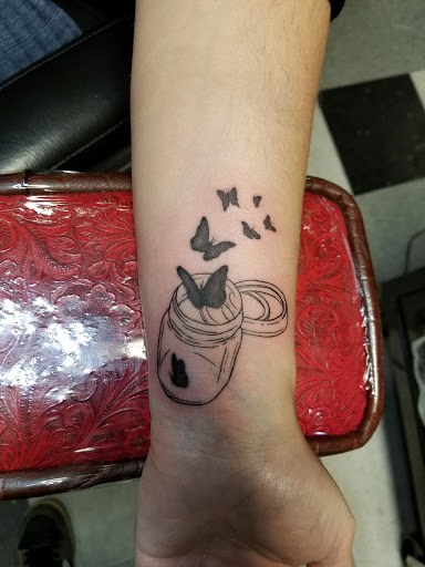 Tattoo Shop «Galveston Tattoo Company», reviews and photos, 4716 Fort Crockett Blvd, Galveston, TX 77551, USA