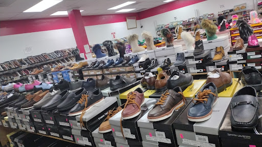 Shoe Store «SHOE TIME & SHOE TREND», reviews and photos, 3021 Freedom Dr, Charlotte, NC 28208, USA