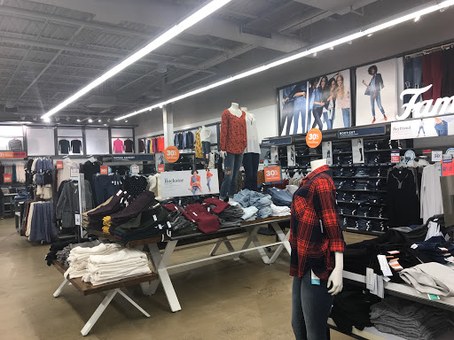 Clothing Store «Old Navy», reviews and photos, 2215 Black Rock Turnpike, Fairfield, CT 06825, USA