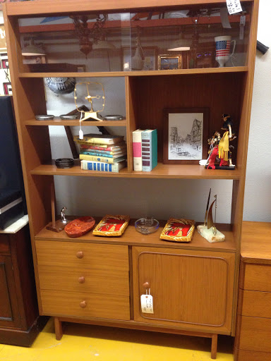 Furniture Store «San Antonio Furniture Finders», reviews and photos, 617 Fredericksburg Rd, San Antonio, TX 78201, USA