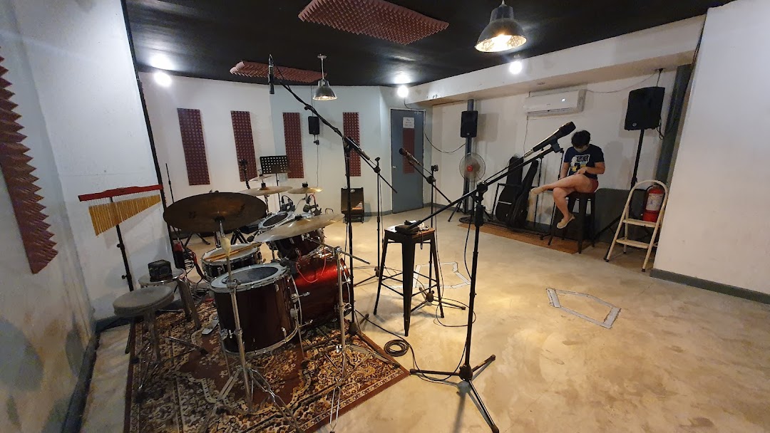 Noisy Boyz Band Rehearsal & Recording Studio
