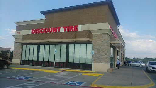 Tire Shop «Discount Tire Store - Roanoke, TX», reviews and photos, 1330 US-377, Roanoke, TX 76262, USA