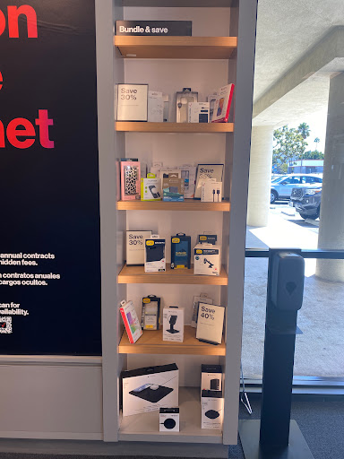 Cell Phone Store «Verizon», reviews and photos, 21841 Hawthorne Blvd, Torrance, CA 90503, USA