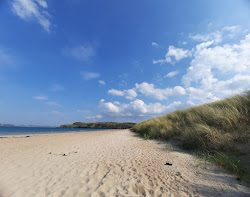 Foto van Marble Hill Beach en de nederzetting