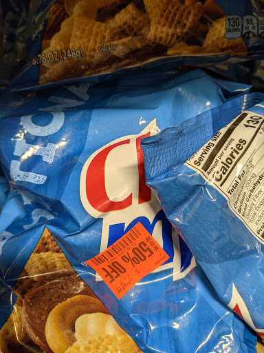 Grocery Store «Safeway», reviews and photos, 2401 Waterman Blvd, Fairfield, CA 94533, USA