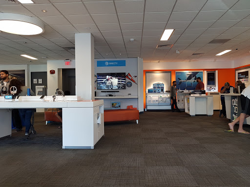 Cell Phone Store «AT&T», reviews and photos, 12599 Biscayne Blvd, North Miami, FL 33181, USA