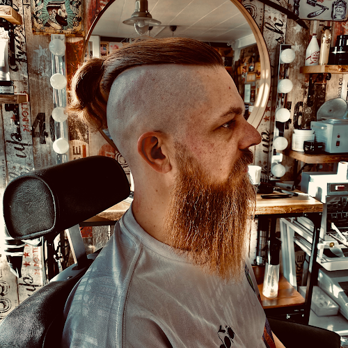 Isak barber - Skanderborg