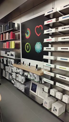 Computer Store «Apple Reston», reviews and photos, 11949 Market St, Reston, VA 20190, USA