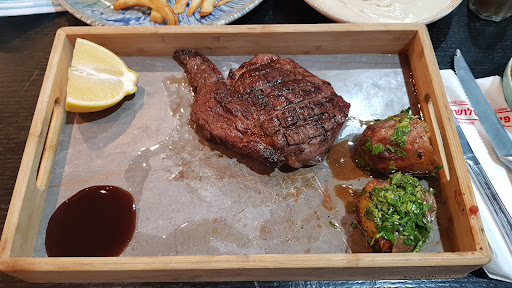פינת השלושה | מסעדת בשרים בתל אביב| מאכלים בוכריים| כשר