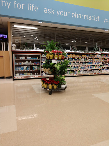 Grocery Store «Hannaford Supermarket», reviews and photos, 401 E Albany St, Herkimer, NY 13350, USA