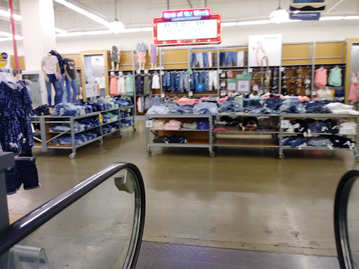 Clothing Store «Old Navy», reviews and photos, 159-18 Jamaica Ave, Jamaica, NY 11432, USA
