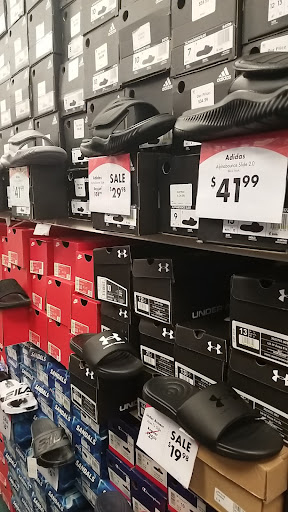 Shoe Store «Shoe Carnival», reviews and photos, 2776 Wilma Rudolph Blvd, Clarksville, TN 37040, USA