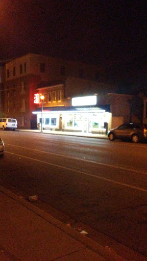 Grocery Store «PUEBLO FOODS AND LIQUOR», reviews and photos, 2029 N Holton St, Milwaukee, WI 53212, USA