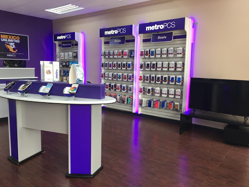Cell Phone Store «MetroPCS Authorized Dealer», reviews and photos, 1235 S Federal Blvd, Denver, CO 80219, USA