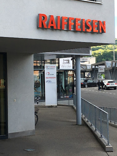 Kommentare und Rezensionen über Raiffeisenbank Lägern-Baregg – Geschäftsstelle Baden