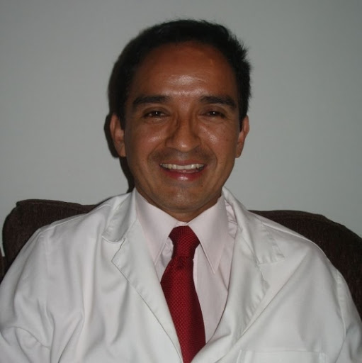 Dr. Felipe Velásquez Valderrama, Dermatólogo