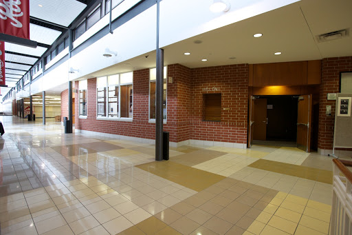 Performing Arts Theater «South Milwaukee Performing Arts Center», reviews and photos, 901 15th Ave, South Milwaukee, WI 53172, USA