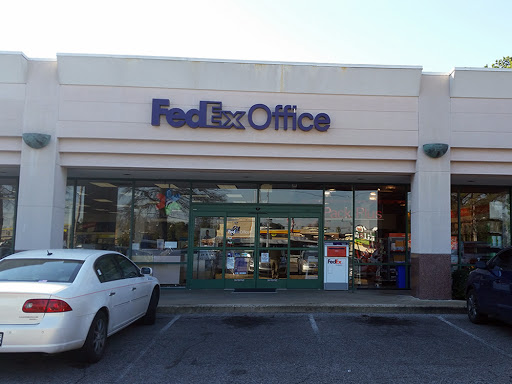 Print Shop «FedEx Office Print & Ship Center», reviews and photos, 6641 Poplar Ave #104, Germantown, TN 38138, USA