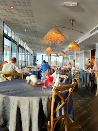 Atmosphère du Restaurant de spécialités à base de poisson-pêcheur Le Relais du Gois à Beauvoir-sur-Mer - n°3