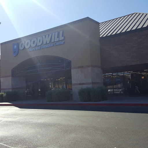 Thrift Store «Thunderbird & Scottsdale Goodwill Retail Store & Donation Center», reviews and photos, 14202 N Scottsdale Rd, Scottsdale, AZ 85254, USA