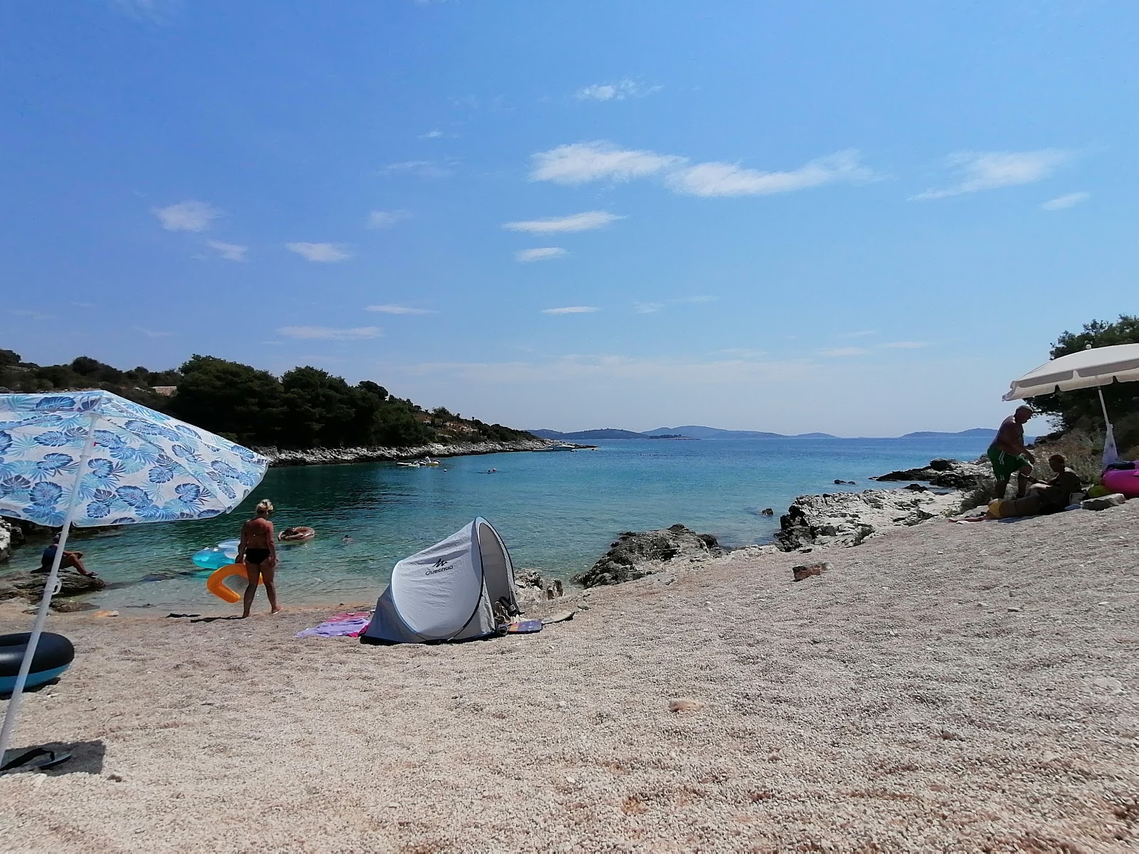 Photo de Zecevo II wild beach avec un niveau de propreté de sale