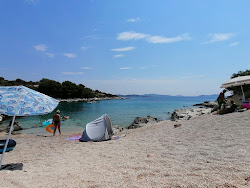 Photo de Zecevo II wild beach avec un niveau de propreté de sale