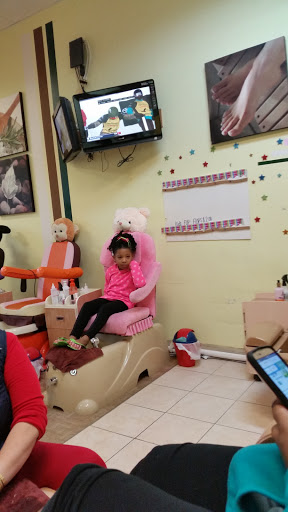 Shopping Mall «Burlington Center Mall», reviews and photos, 2501 Mt Holly Rd, Burlington, NJ 08016, USA