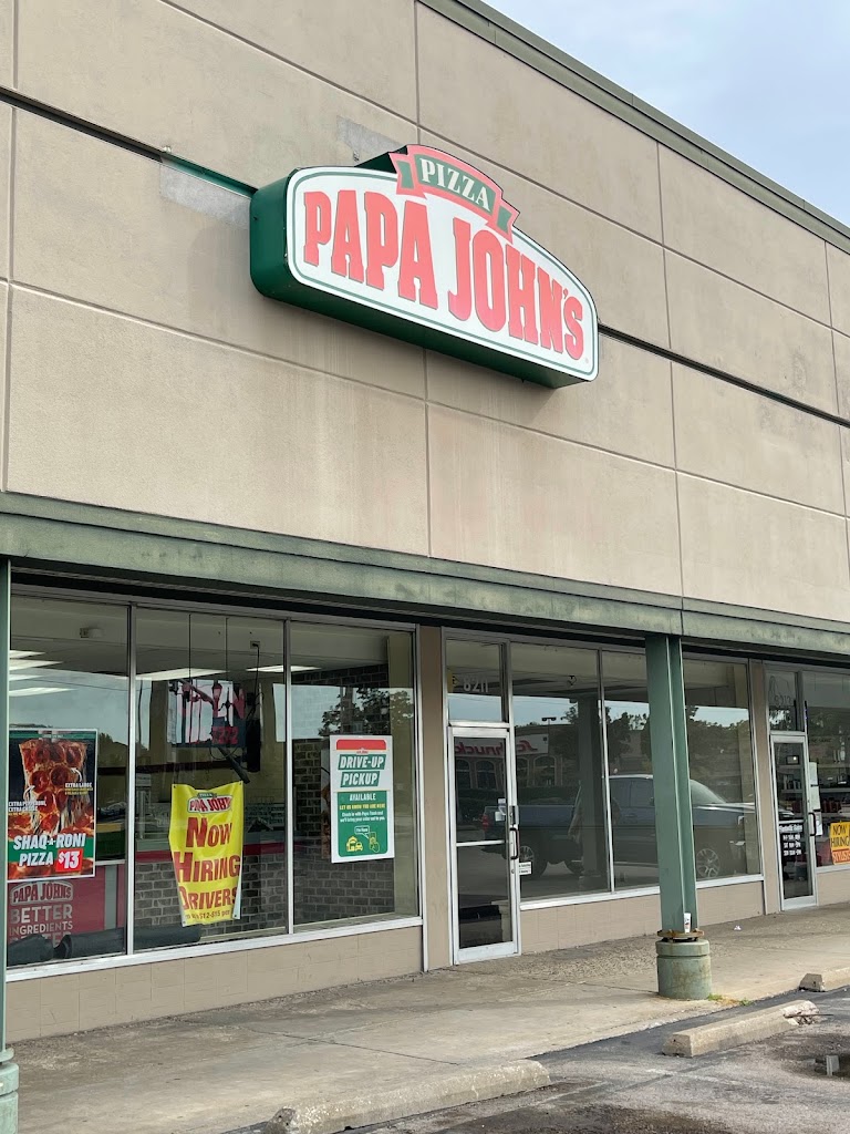 Papa Johns Pizza 63031