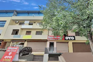 OYO Flagship 812491 Hotel Siddhartha Guest House image