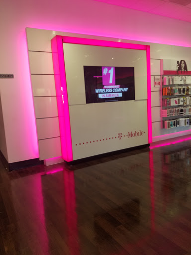 Cell Phone Store «T-Mobile», reviews and photos, 2050 Scenic Hwy N D, Snellville, GA 30078, USA