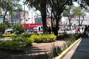 Bodega Aurrera Express, Glorieta Morelos image