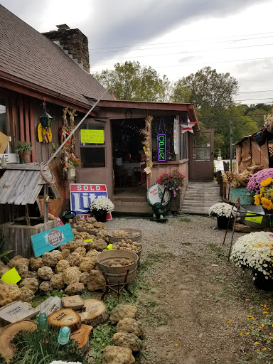 Flea Market «Olde Tyme Flea Market», reviews and photos, 5400 State Rd 46, Nashville, IN 47448, USA