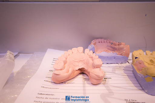 CEOS - Formación en Implantología