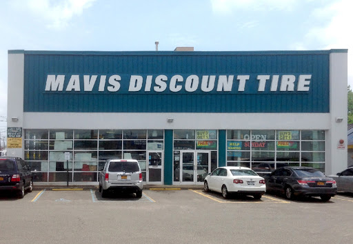 Tire Shop «Mavis Discount Tire», reviews and photos, 1919 Broadhollow Rd, Farmingdale, NY 11735, USA