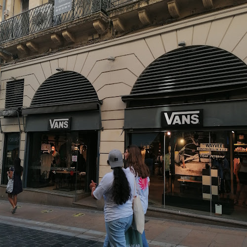 Magasin de vêtements VANS Store Montpellier Montpellier
