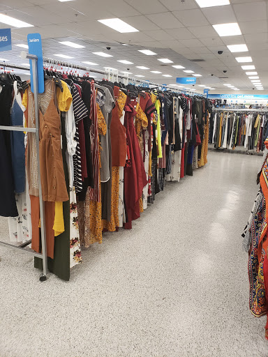 Clothing Store «Ross Dress for Less», reviews and photos, 151 N McDowell Blvd, Petaluma, CA 94954, USA